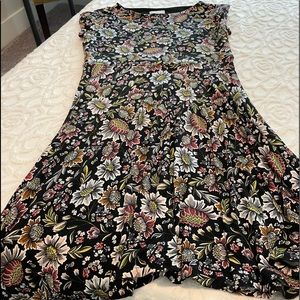 LOFT easy fit-n-flare capped sleeve dress in excellent condition, 8P.